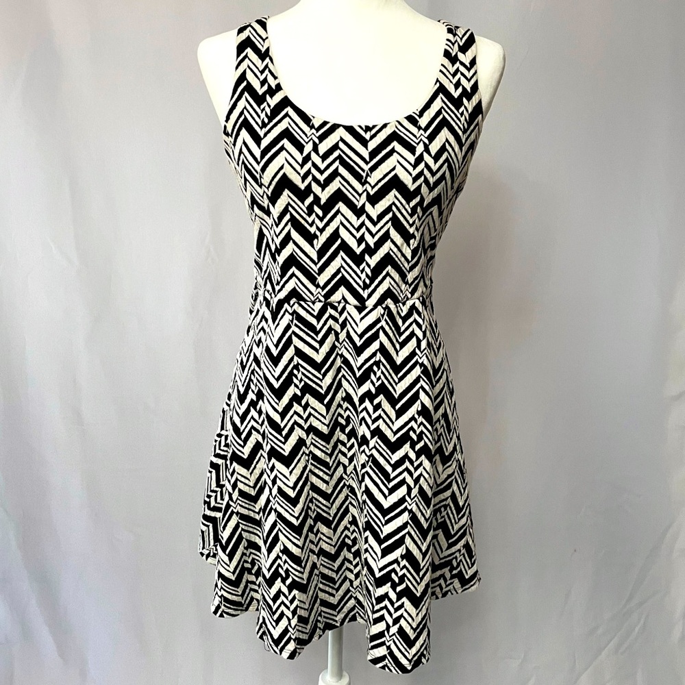 Dee Elle Nordstrom Brand Black and White Dress